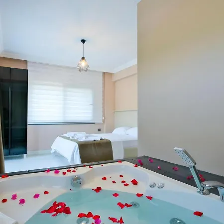 Eymen Yaniklar Otel 4*